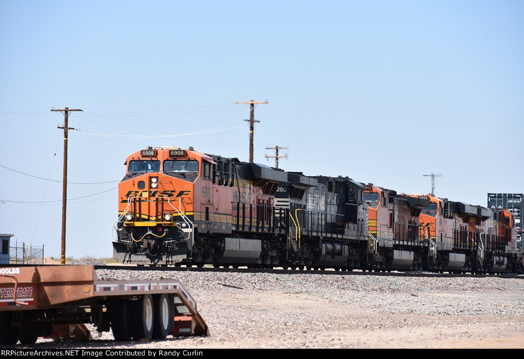 BNSF 6908 East